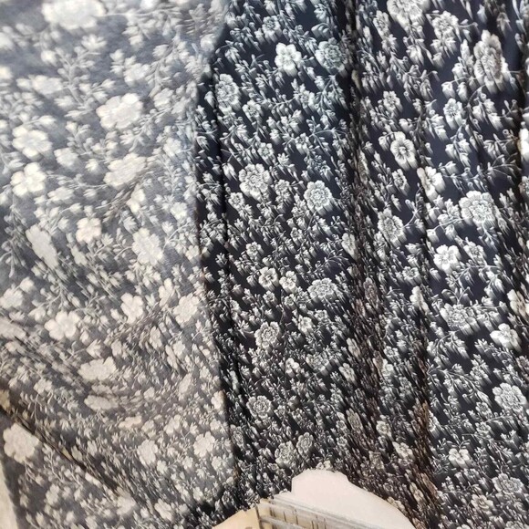 Southern Lady Black Cream Floral Maxi Skirt Size 13/14 Wrap Style Elastic Waist - Picture 4 of 9